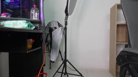 Cleo Adams online show from November 30, 2025, 5:11 am