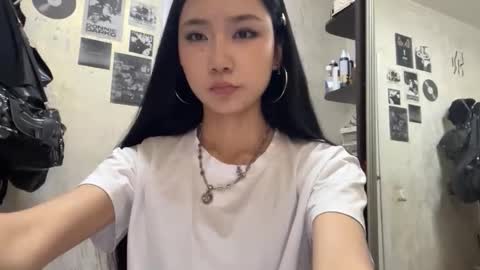 Snapshot of clemenciakempa chatting on March 17, 2026, 10:40 am Lili online show from March 17, 2026, 10:40 am