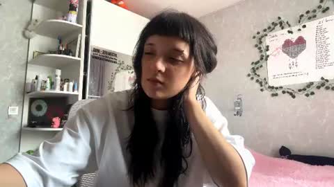 Snapshot of clemenciawuerz chatting on June 19, 2026, 8:18 am Bella online show from June 19, 2026, 8:18 am