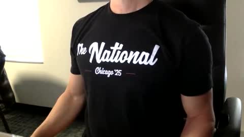 Snapshot of clemike69 chatting on December 22, 2025, 4:15 pm clemike69 online show from December 22, 2025, 4:15 pm