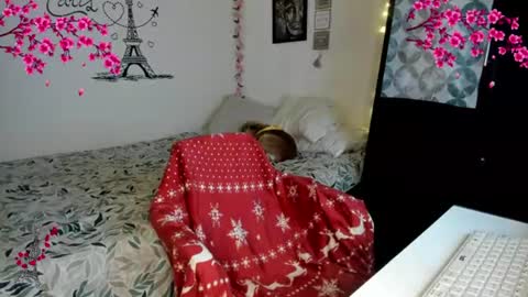 cleo_christmas online show from June 14, 2026, 12:19 am