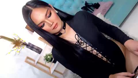 Cleo online show from November 7, 2025, 10:21 pm