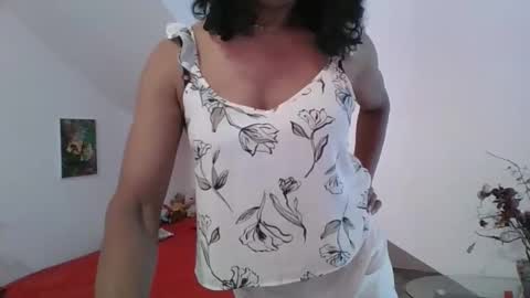 Cleopatra online show from May 10, 2026, 4:50 am