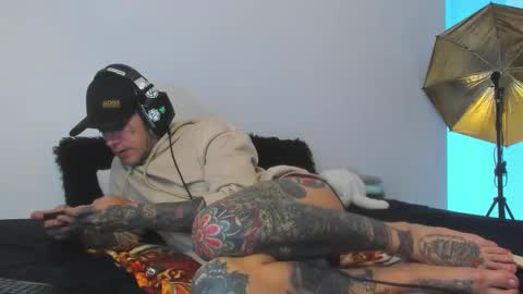 Snapshot of cleosexxx chatting on October 18, 2025, 9:37 pm cleo y maikol online show from October 18, 2025, 9:37 pm