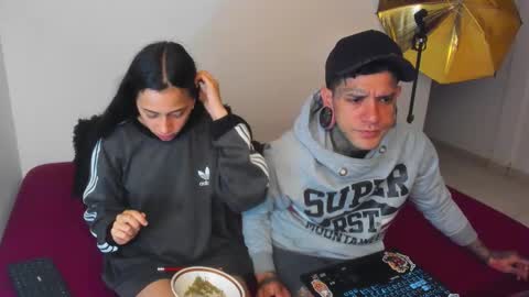 Snapshot of cleosexxx chatting on October 27, 2025, 8:51 am cleo y maikol online show from October 27, 2025, 8:51 am