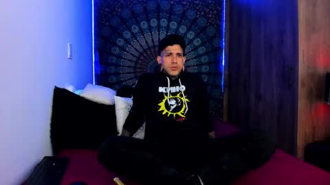 Snapshot of cleosexxx chatting on November 5, 2025, 1:05 am cleo y maikol online show from November 5, 2025, 1:05 am