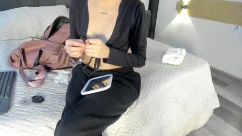Snapshot of cleowhite_ chatting on September 9, 2025, 4:45 am cleowhite_ online show from September 9, 2025, 4:45 am