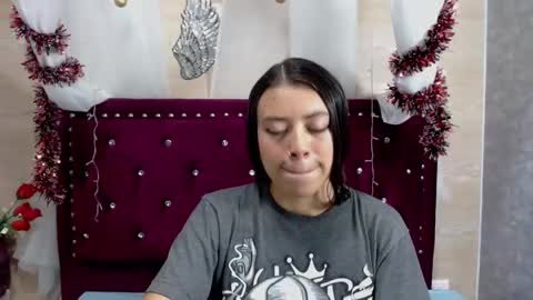 clhoedeep online show from February 18, 2025, 12:39 pm