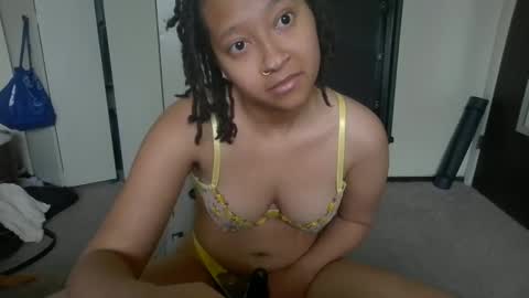 Snapshot of clioenchants chatting on January 30, 2025, 7:04 pm High Queen Clio online show from January 30, 2025, 7:04 pm