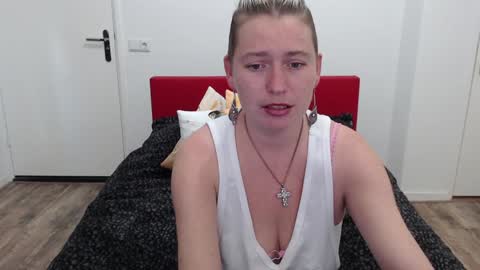 Snapshot of clittytastic chatting on January 10, 2025, 9:13 am Syl online show from January 10, 2025, 9:13 am