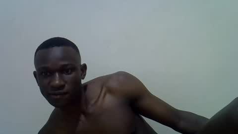 Snapshot of clive_damian chatting on February 11, 2026, 9:53 pm clive_damian online show from February 11, 2026, 9:53 pm