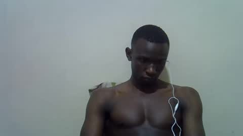 Snapshot of clive_damian chatting on February 16, 2026, 6:59 pm clive_damian online show from February 16, 2026, 6:59 pm