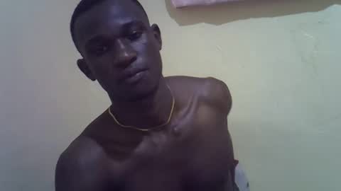 Snapshot of clive_damian chatting on February 27, 2026, 12:43 am clive_damian online show from February 27, 2026, 12:43 am