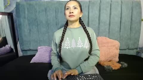 Snapshot of cloe16_ chatting on December 1, 2025, 2:38 am Cloe online show from December 1, 2025, 2:38 am