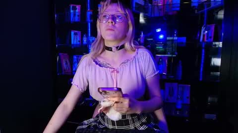 Snapshot of cloe_five chatting on January 9, 2026, 12:30 pm CLOE online show from January 9, 2026, 12:30 pm