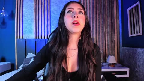 Snapshot of cloe_martinez_ chatting on December 23, 2024, 1:40 am Cloe online show from December 23, 2024, 1:40 am