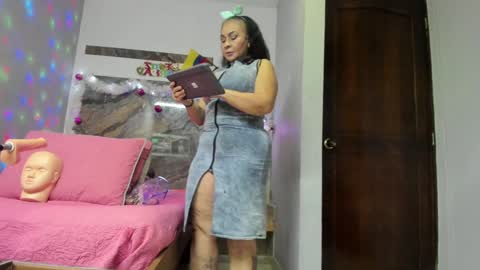 CLOE online show from December 19, 2024, 10:45 am