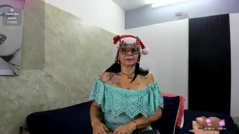 Snapshot of cloee_rabbyt chatting on December 16, 2025, 11:15 am CLOE online show from December 16, 2025, 11:15 am