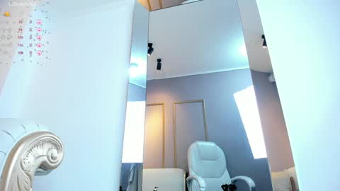 Snapshot of cloehap chatting on December 24, 2024, 3:16 pm Cloe online show from December 24, 2024, 3:16 pm