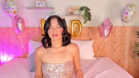 Snapshot of cloehsmiith chatting on November 15, 2025, 12:13 pm Chloe Smith online show from November 15, 2025, 12:13 pm