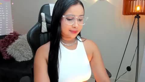 Snapshot of cloewilliamsxx chatting on December 20, 2024, 4:25 pm Cloe online show from December 20, 2024, 4:25 pm