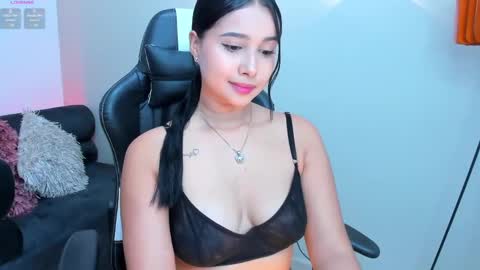 Snapshot of cloewilliamsxx chatting on December 27, 2024, 1:50 pm Cloe online show from December 27, 2024, 1:50 pm
