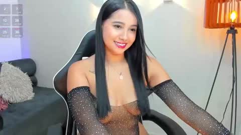 Snapshot of cloewilliamsxx chatting on January 13, 2025, 1:39 pm Cloe online show from January 13, 2025, 1:39 pm