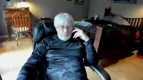 Snapshot of cloudalert62 chatting on March 9, 2025, 4:00 pm cloudalert62 online show from March 9, 2025, 4:00 pm