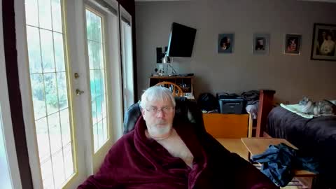 Snapshot of cloudalert62 chatting on November 19, 2025, 4:40 pm cloudalert62 online show from November 19, 2025, 4:40 pm