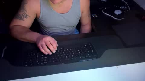 Snapshot of cloudy_dayz69 chatting on November 20, 2025, 12:05 pm Cloudy Dayz online show from November 20, 2025, 12:05 pm