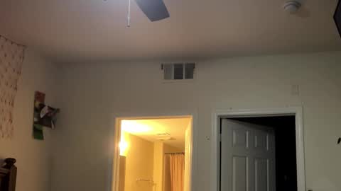 Snapshot of cloudy_dayz69 chatting on November 30, 2025, 11:53 pm Cloudy Dayz online show from November 30, 2025, 11:53 pm