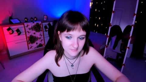  Clover  follow me  online show from December 26, 2024, 6:22 pm