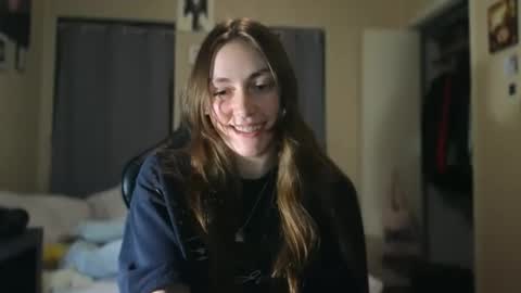 Snapshot of clover_tully chatting on December 12, 2024, 1:21 am Clover online show from December 12, 2024, 1:21 am
