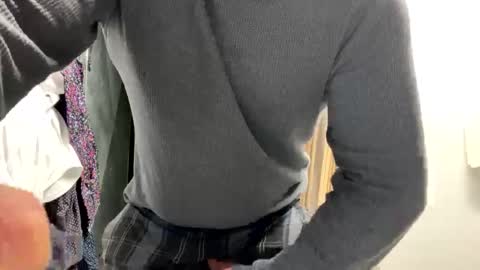 Snapshot of clovershit1 chatting on November 14, 2025, 2:27 pm clovershit1 online show from November 14, 2025, 2:27 pm