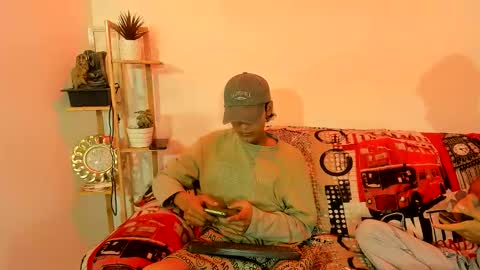 Snapshot of club_latinboys chatting on February 13, 2026, 1:40 pm club_latinboys online show from February 13, 2026, 1:40 pm