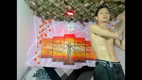 Snapshot of club_latinboys chatting on March 5, 2026, 11:23 pm club_latinboys online show from March 5, 2026, 11:23 pm