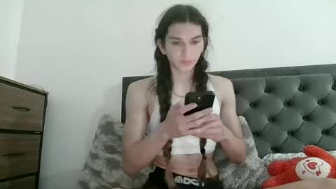 Snapshot of cluv777 chatting on July 7, 2026, 6:23 pm cluv777 online show from July 7, 2026, 6:23 pm