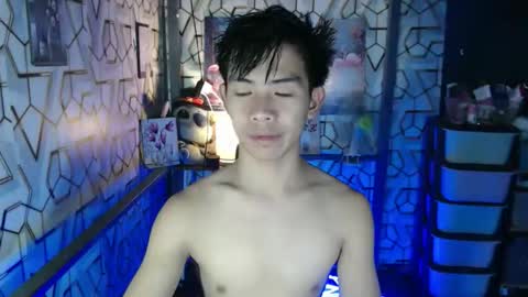 Snapshot of clyde_twinkx chatting on January 5, 2026, 6:11 pm clyde_twinkx online show from January 5, 2026, 6:11 pm