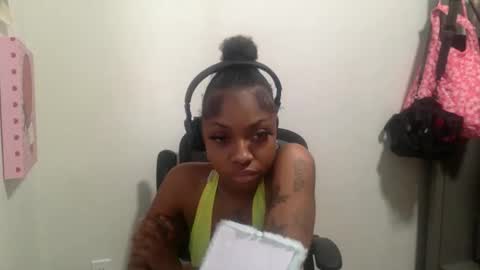 Snapshot of cocochanel197941 chatting on April 21, 2026, 2:26 am chanel online show from April 21, 2026, 2:26 am