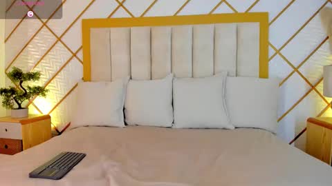    online show from October 22, 2025, 11:43 am