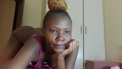 Snapshot of cocomila chatting on January 9, 2026, 7:33 am Mila independent model online show from January 9, 2026, 7:33 am