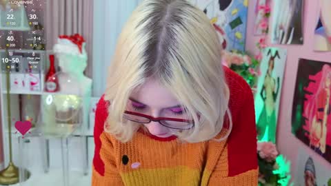 Snapshot of coconut_mia chatting on December 17, 2024, 10:43 pm Mia online show from December 17, 2024, 10:43 pm