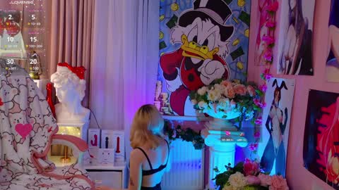 Snapshot of coconut_mia chatting on December 19, 2024, 9:17 pm Mia online show from December 19, 2024, 9:17 pm