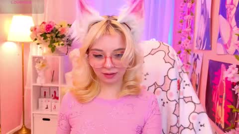 Snapshot of coconut_mia chatting on March 8, 2025, 9:08 pm Mia online show from March 8, 2025, 9:08 pm