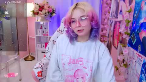 Snapshot of coconut_mia chatting on November 7, 2025, 10:21 pm Mia online show from November 7, 2025, 10:21 pm