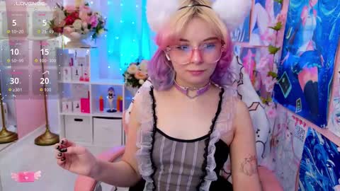 Snapshot of coconut_mia chatting on November 15, 2025, 9:54 pm Mia online show from November 15, 2025, 9:54 pm