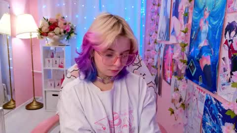 Snapshot of coconut_mia chatting on November 19, 2025, 4:29 pm Mia online show from November 19, 2025, 4:29 pm