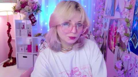 Snapshot of coconut_mia chatting on December 17, 2025, 9:10 pm Mia online show from December 17, 2025, 9:10 pm