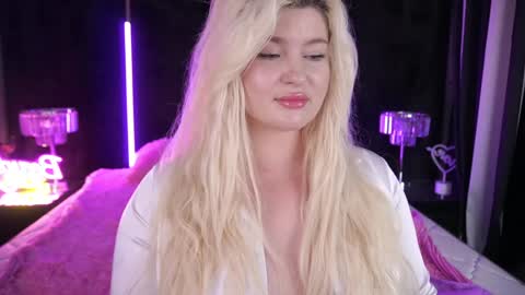 Snapshot of cocosecretss chatting on December 15, 2024, 11:01 am onlyfans amyleyy online show from December 15, 2024, 11:01 am