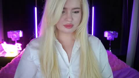 Snapshot of cocosecretss chatting on December 17, 2024, 7:40 am onlyfans amyleyy online show from December 17, 2024, 7:40 am
